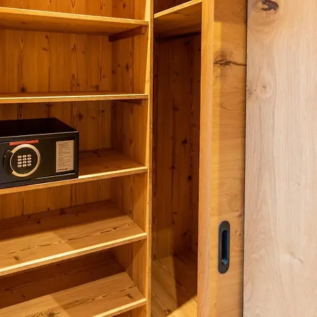 Madlhof Hotel apartamentowy 4*