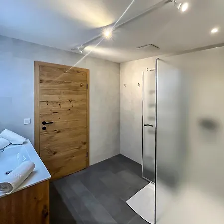 Madlhof Апарт-отель